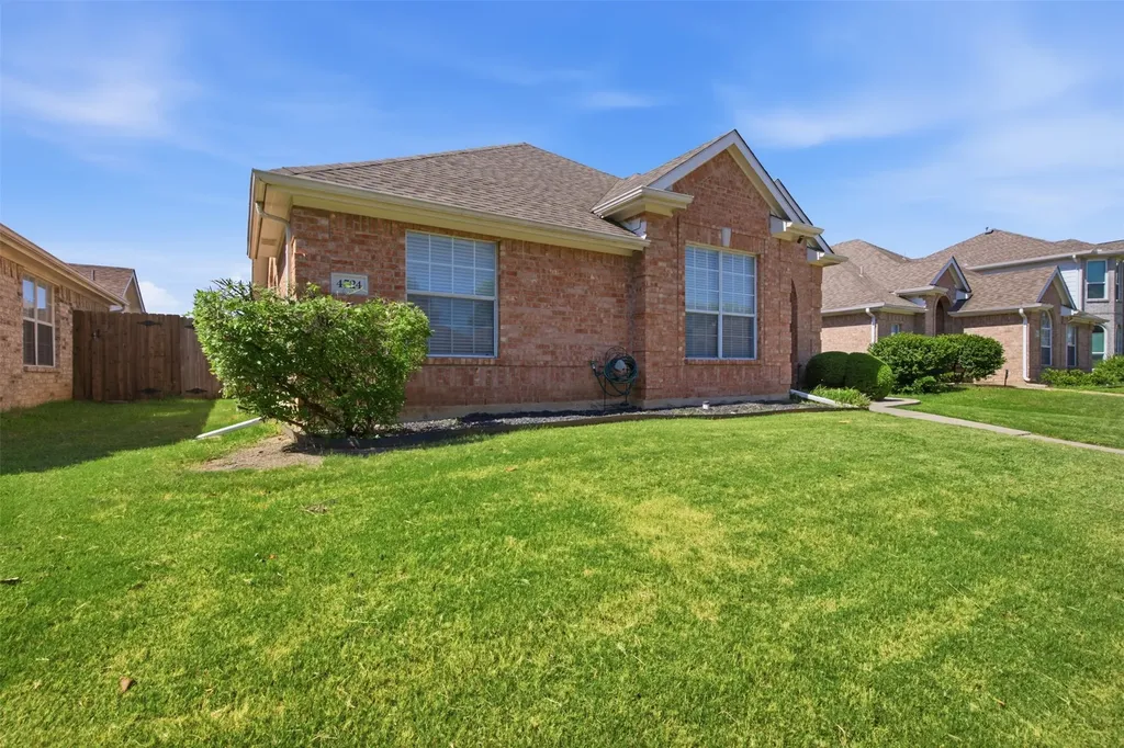 4724 Grant Park Avenue Fort Worth TX 76137