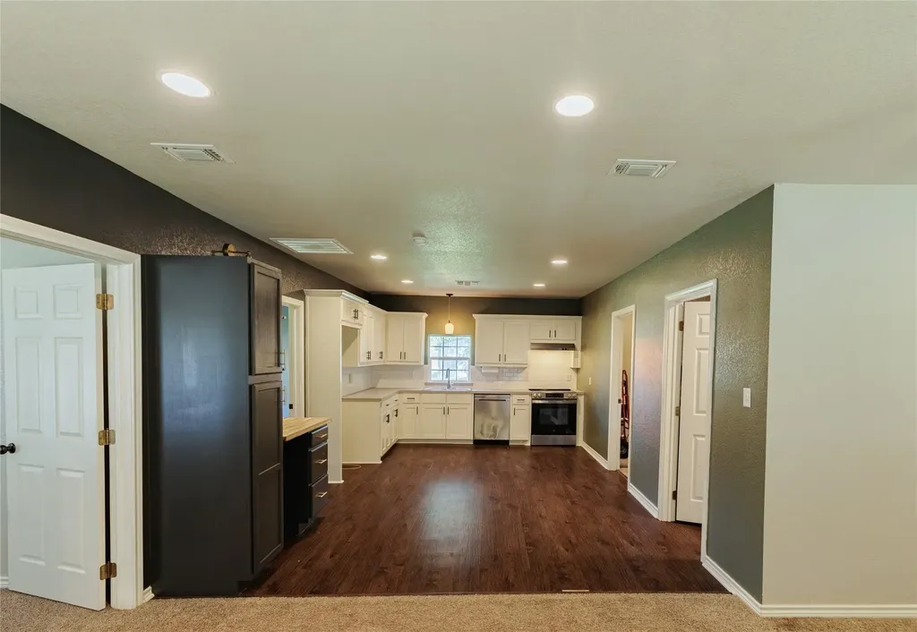101 N Hubbard Street Alvord TX 76225