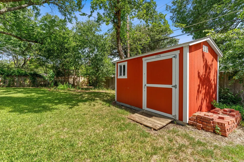 7105 Culver Avenue Fort Worth TX 76116