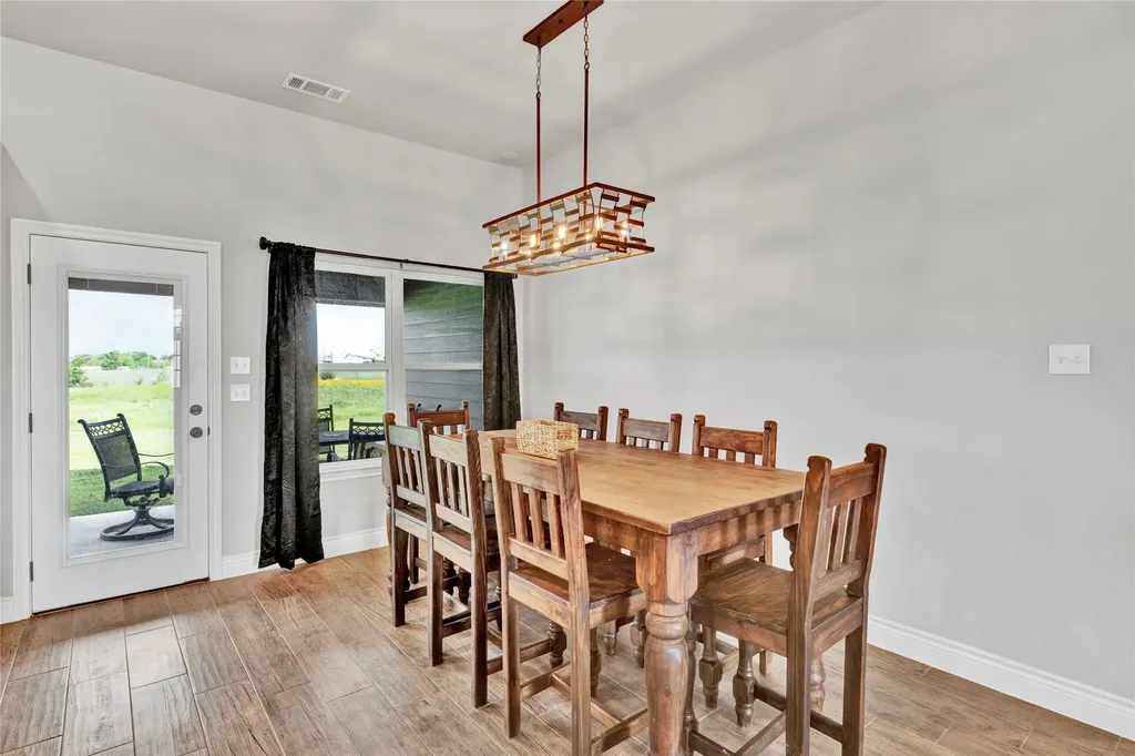 1040 Cloudy Court Weatherford TX 76085