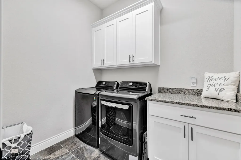 1040 Cloudy Court Weatherford TX 76085