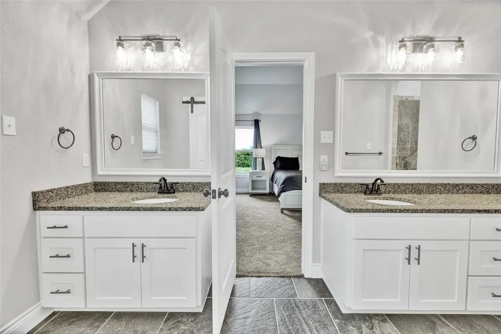 1040 Cloudy Court Weatherford TX 76085