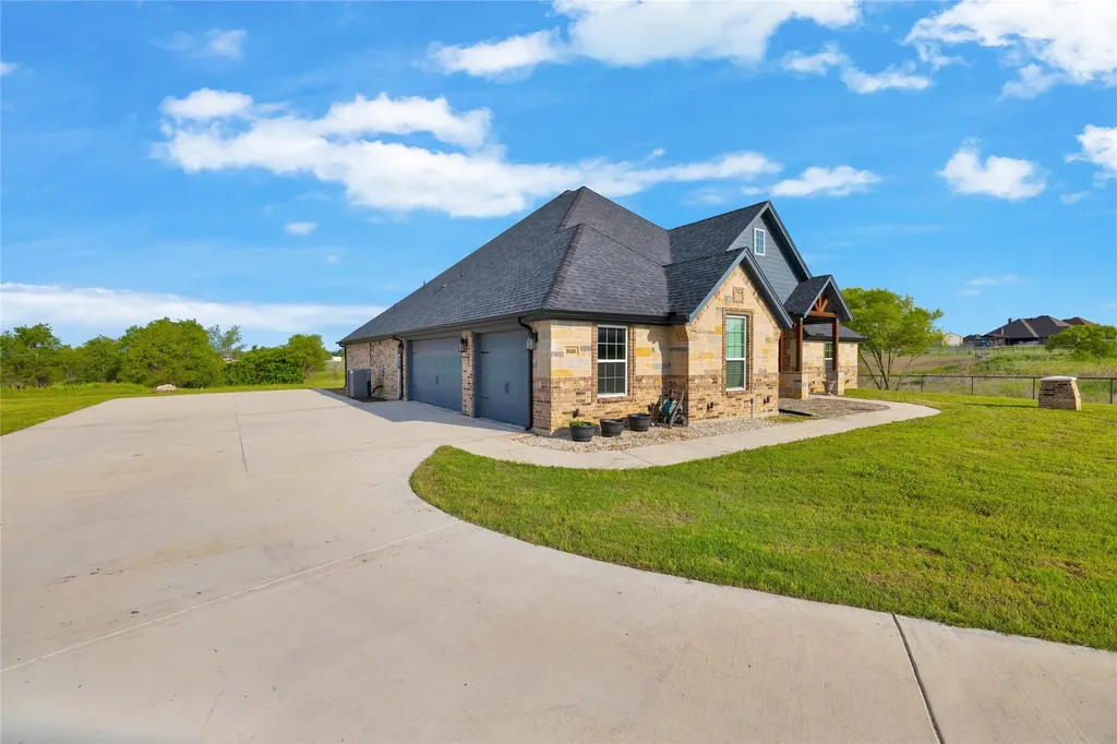 1040 Cloudy Court Weatherford TX 76085