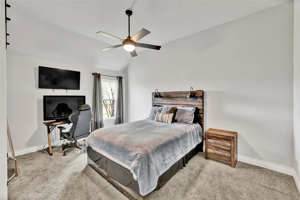 1040 Cloudy Court Weatherford TX 76085