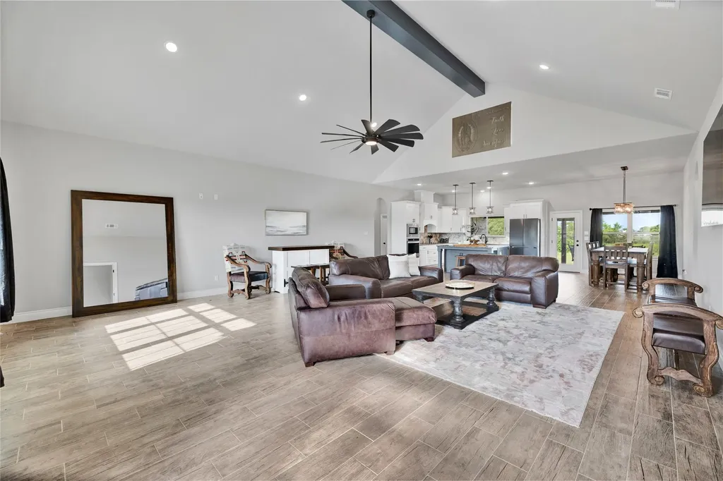 1040 Cloudy Court Weatherford TX 76085