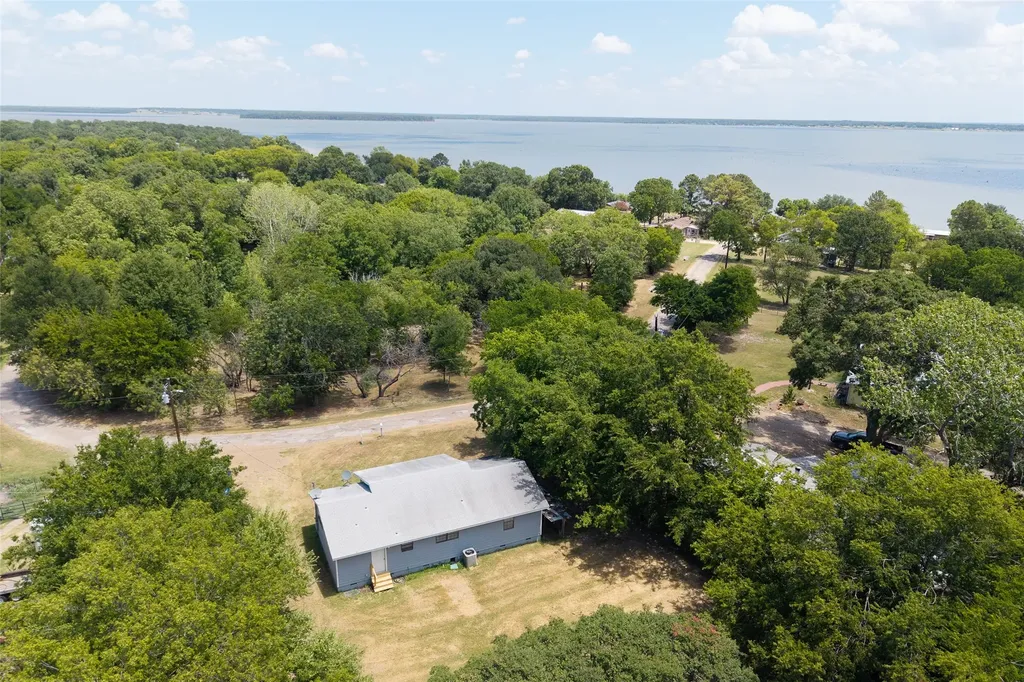 8400 Lady Bird Kemp TX 75143