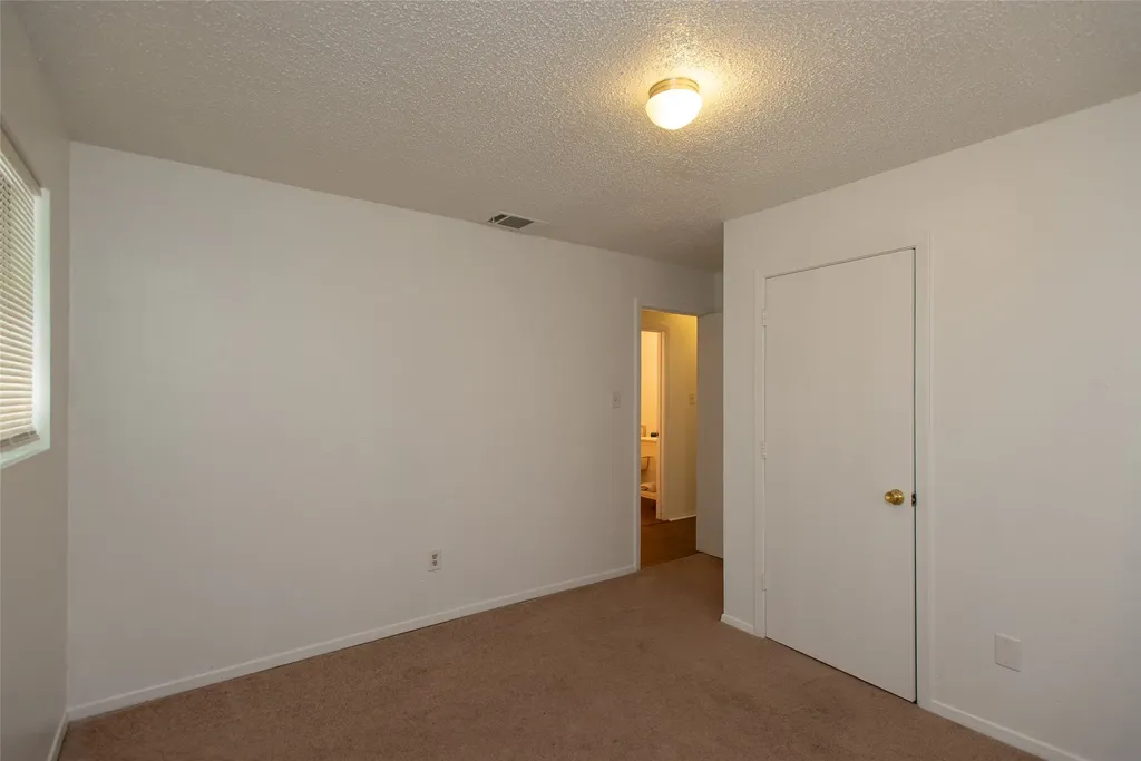 8400 Lady Bird Kemp TX 75143