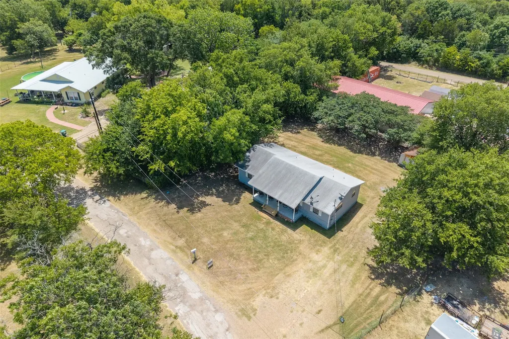 8400 Lady Bird Kemp TX 75143