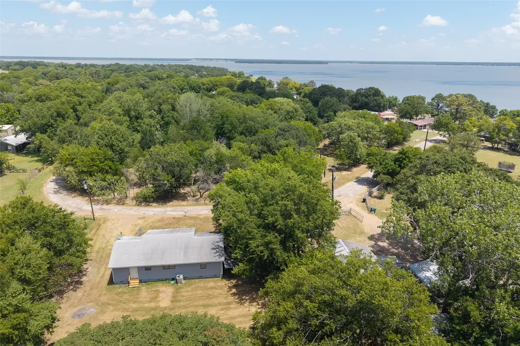 8400 Lady Bird Kemp TX 75143
