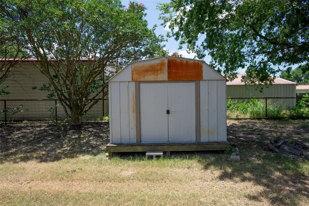 8400 Lady Bird Kemp TX 75143
