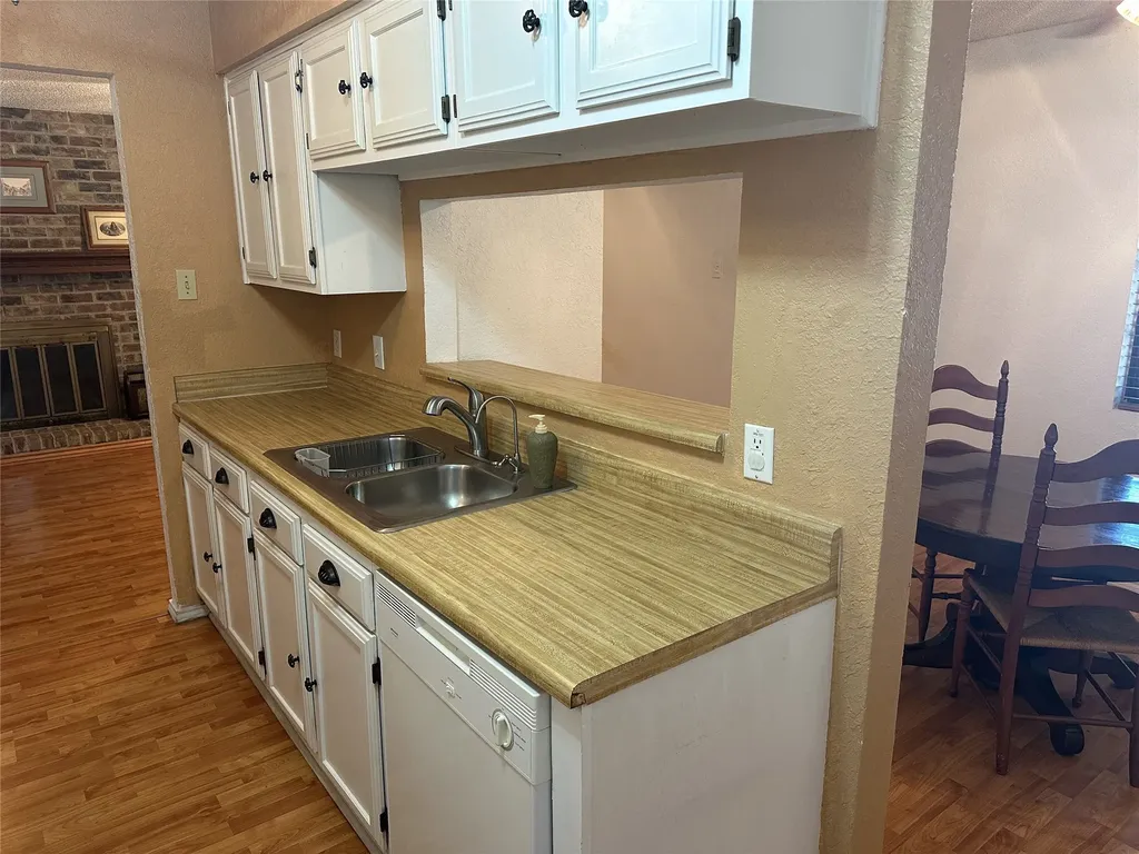 800 Pine Mountain Drive Burleson TX 76028