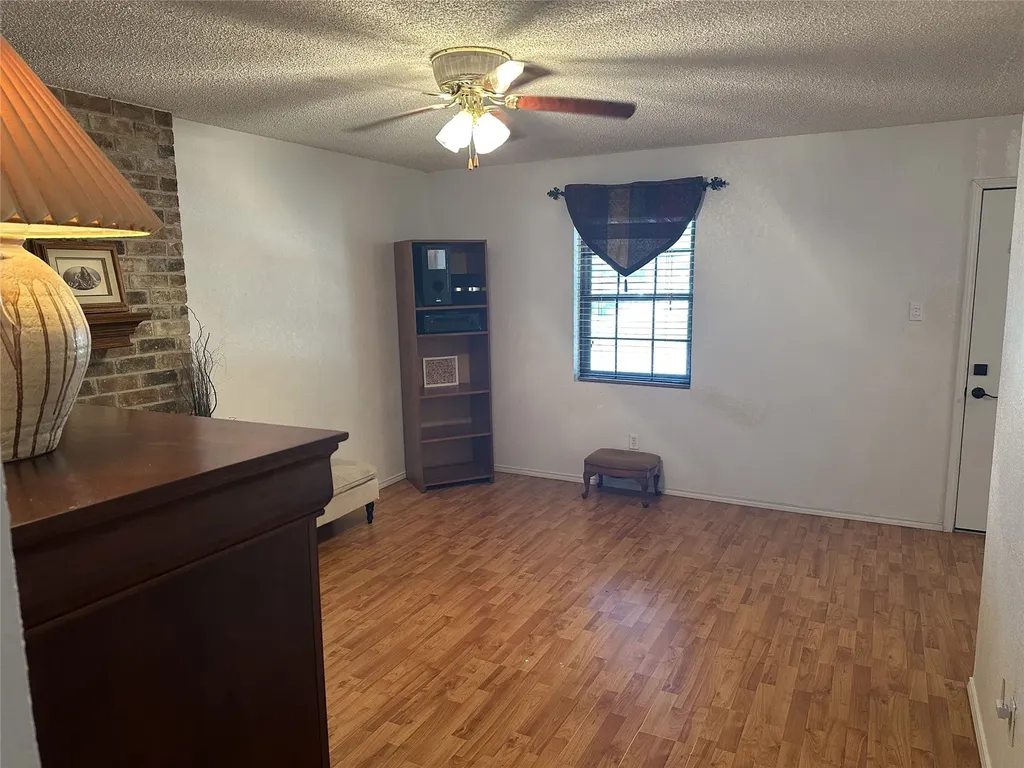 800 Pine Mountain Drive Burleson TX 76028