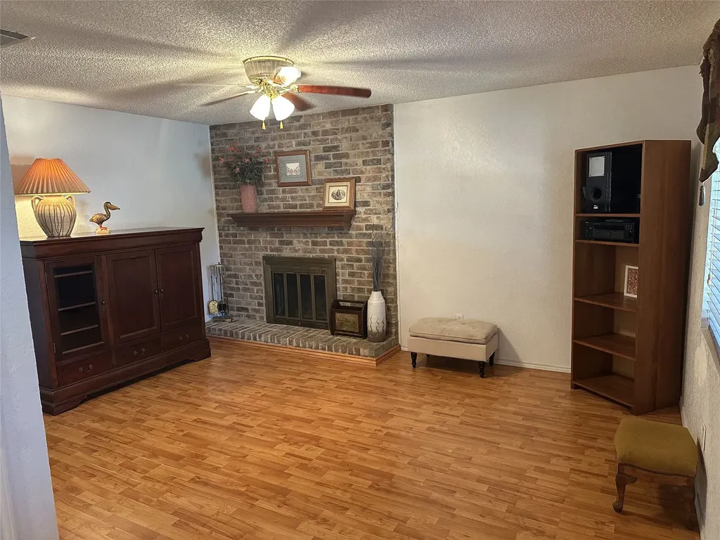 800 Pine Mountain Drive Burleson TX 76028