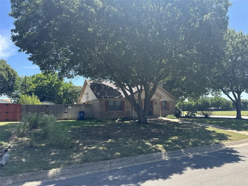 800 Pine Mountain Drive Burleson TX 76028