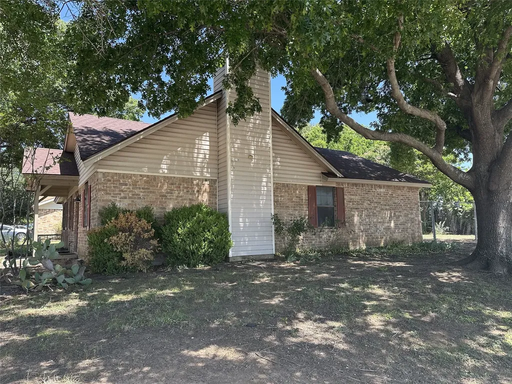 800 Pine Mountain Drive Burleson TX 76028