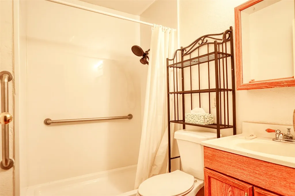 808 N Wright Avenue Kerens TX 75144