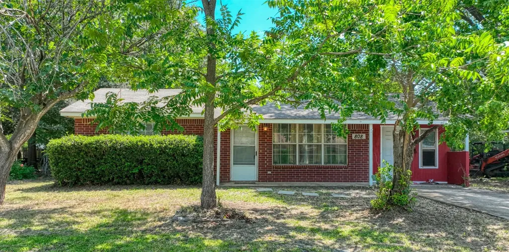 808 N Wright Avenue Kerens TX 75144