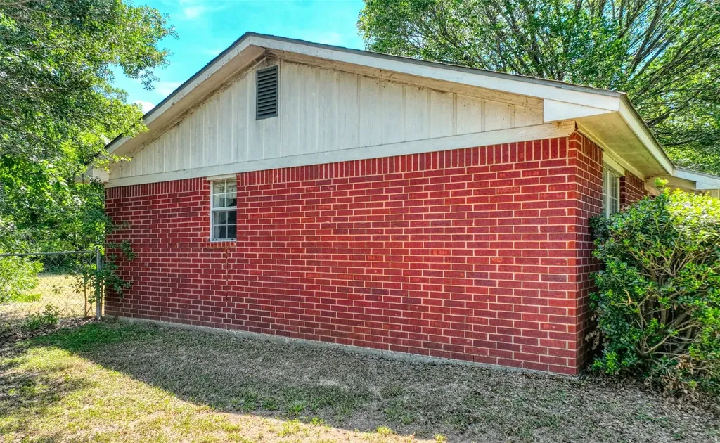 808 N Wright Avenue Kerens TX 75144
