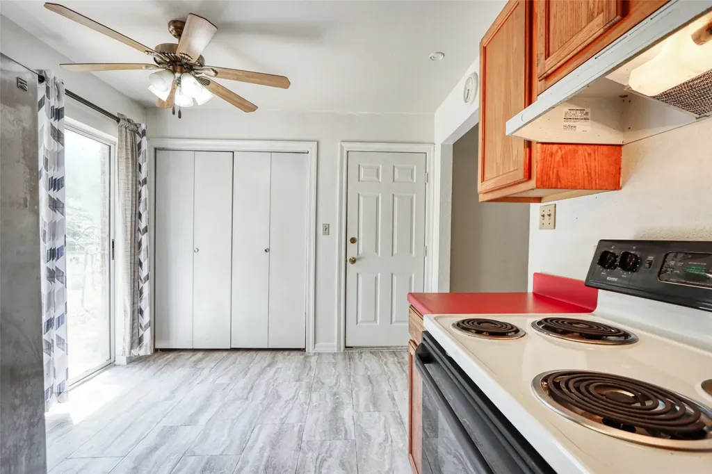 808 N Wright Avenue Kerens TX 75144