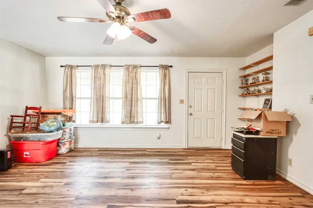 808 N Wright Avenue Kerens TX 75144