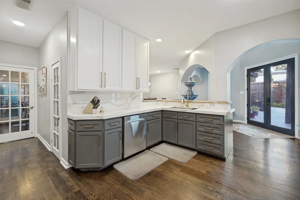 5318 Denton Drive Dallas TX 75235