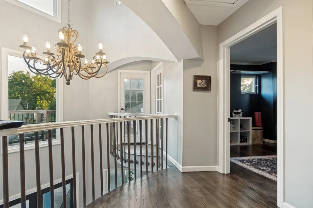 5318 Denton Drive Dallas TX 75235