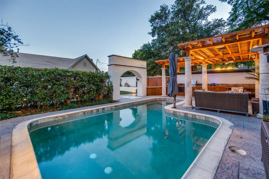 5318 Denton Drive Dallas TX 75235