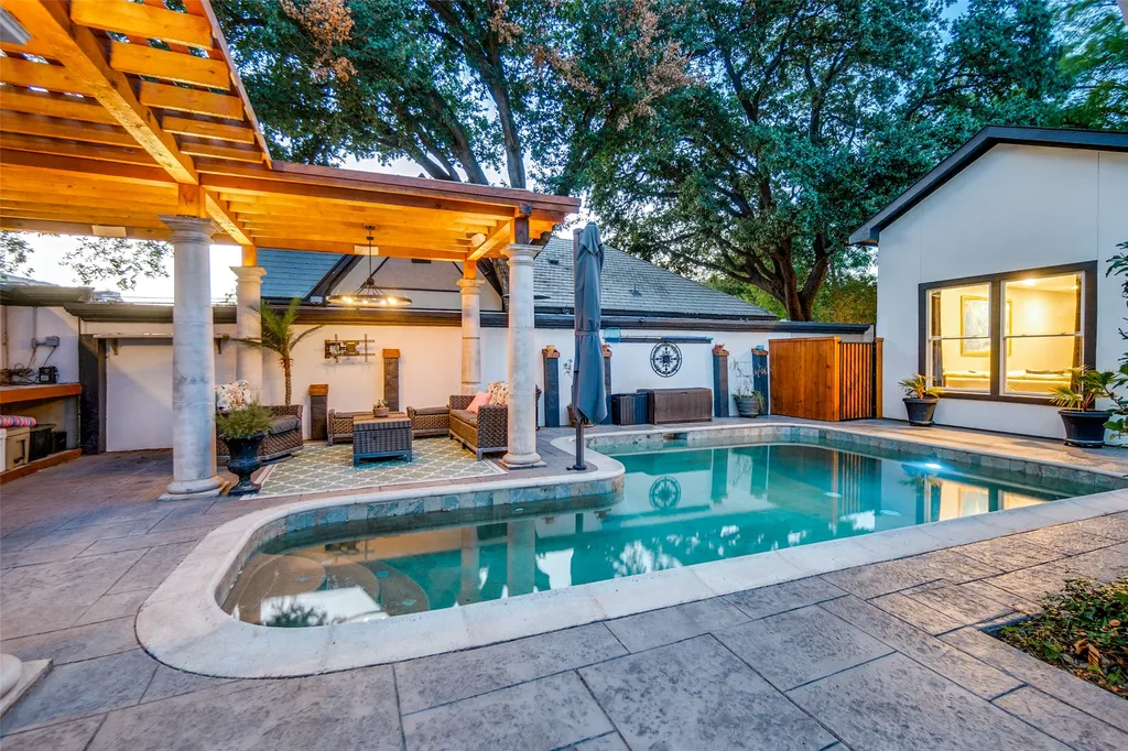 5318 Denton Drive Dallas TX 75235