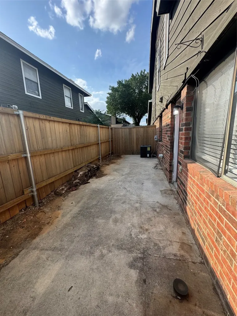 1122 Millview Drive Arlington TX 76012