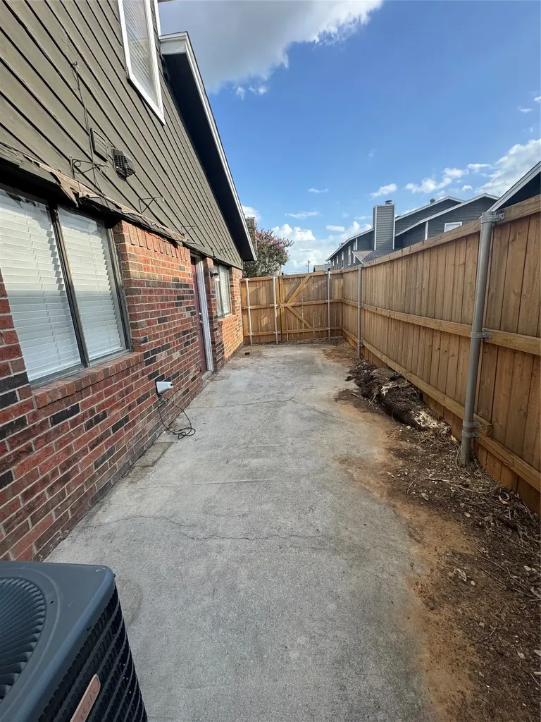 1122 Millview Drive Arlington TX 76012
