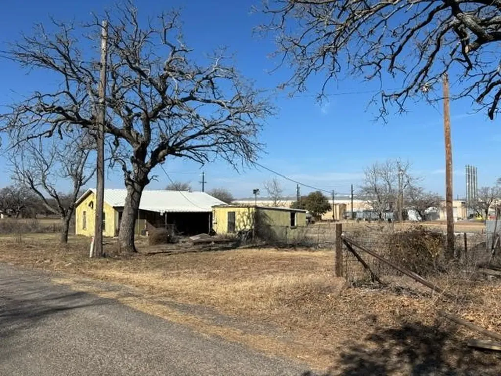 501 E 19th Street Cisco TX 76437