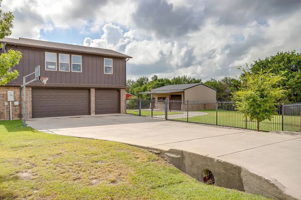 119 Antler Ridge Court Azle TX 76020