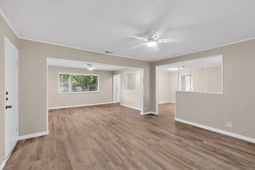 1016 Sproles Drive Benbrook TX 76126