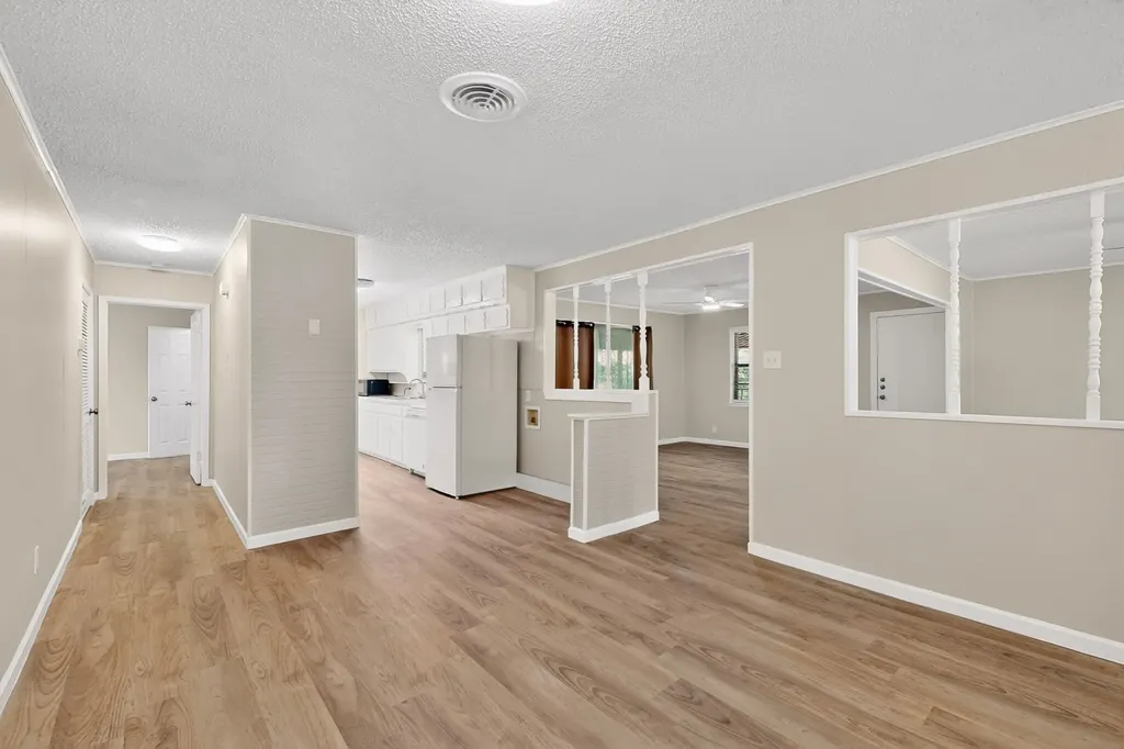 1016 Sproles Drive Benbrook TX 76126