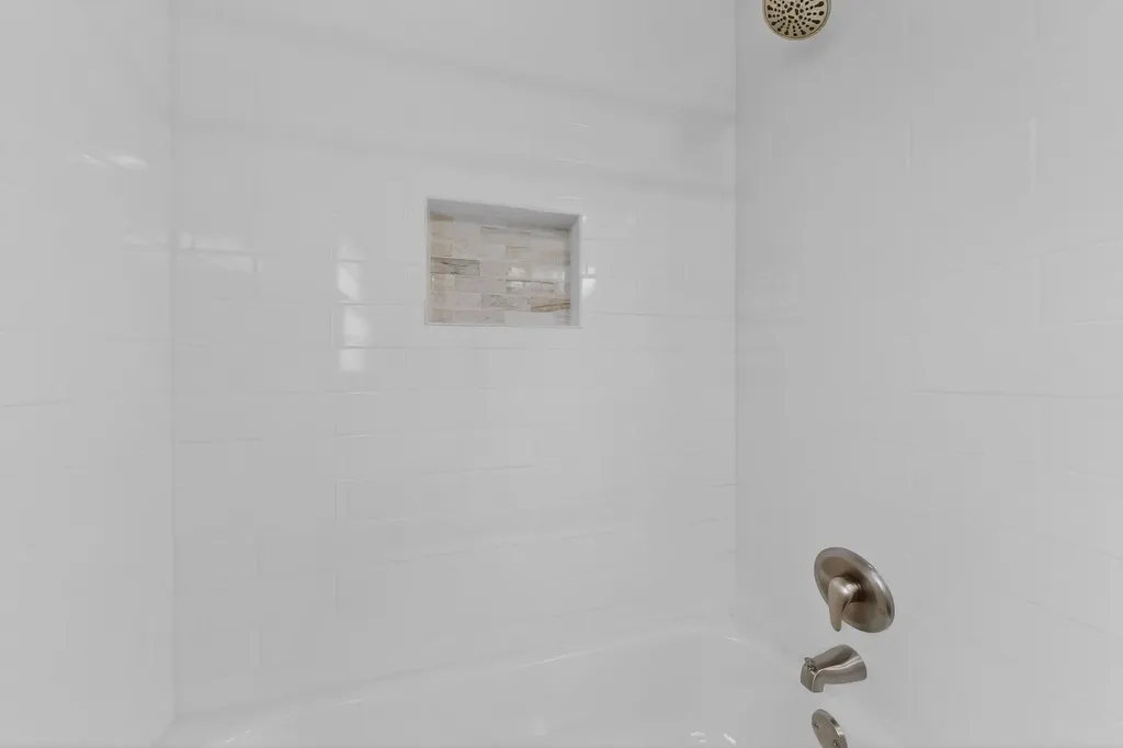 1016 Sproles Drive Benbrook TX 76126