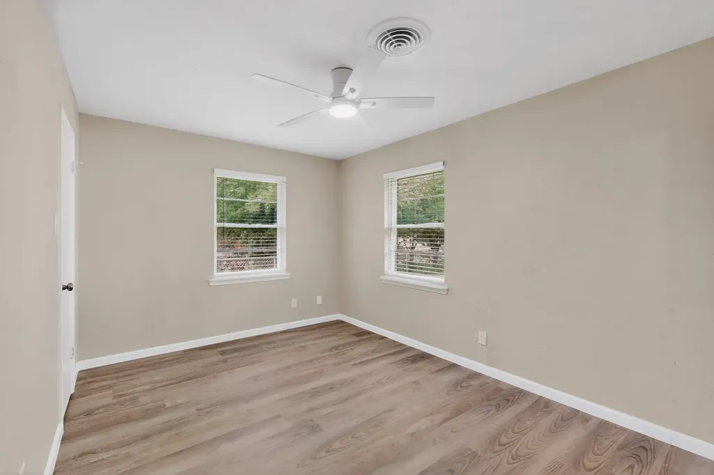 1016 Sproles Drive Benbrook TX 76126