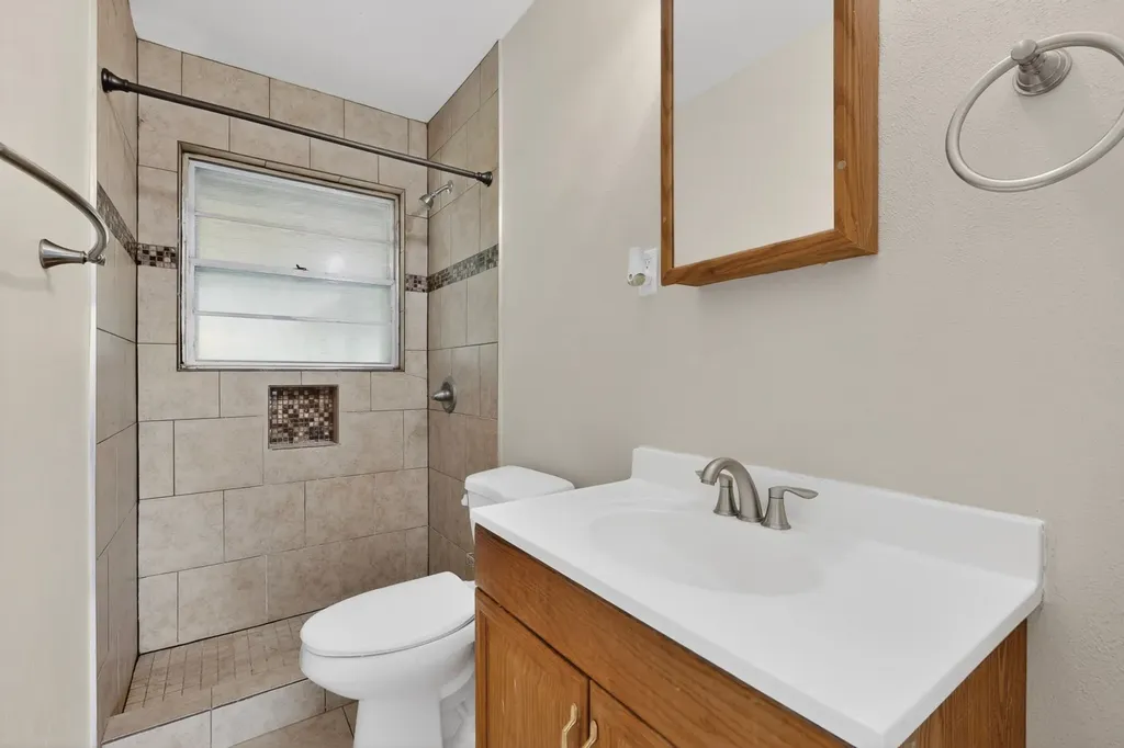 1016 Sproles Drive Benbrook TX 76126