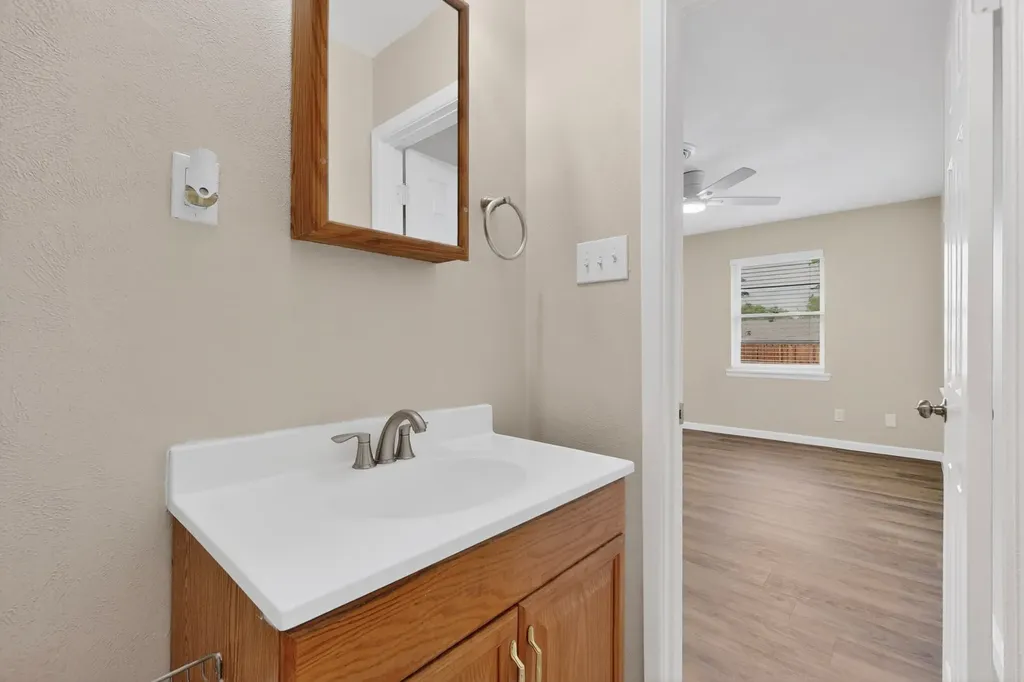1016 Sproles Drive Benbrook TX 76126
