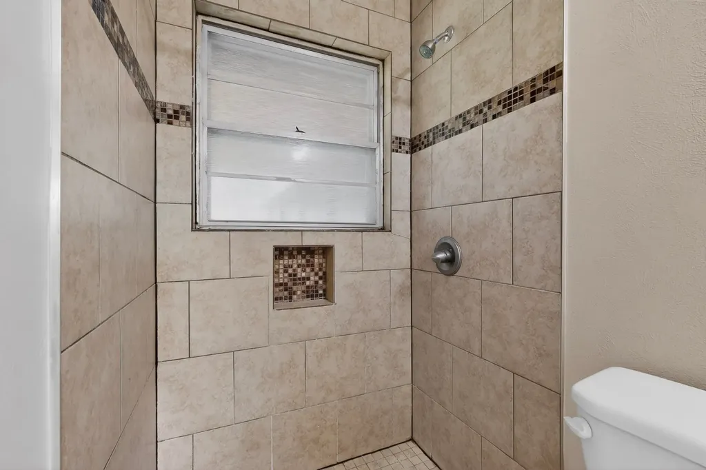 1016 Sproles Drive Benbrook TX 76126