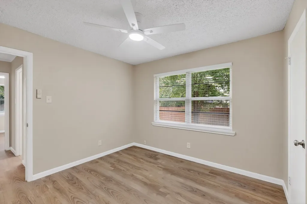 1016 Sproles Drive Benbrook TX 76126