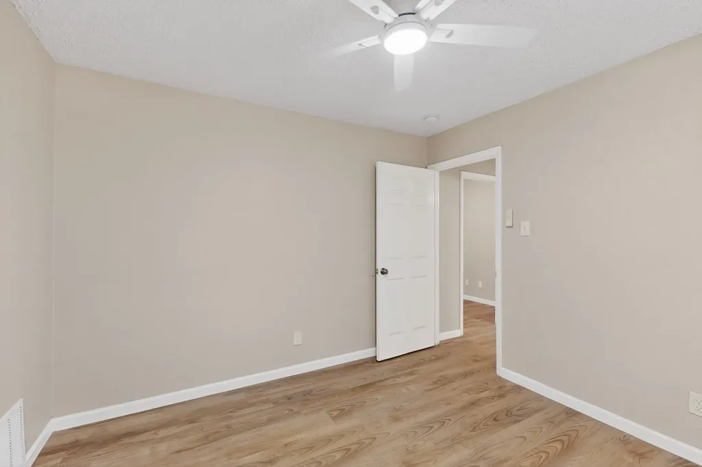 1016 Sproles Drive Benbrook TX 76126