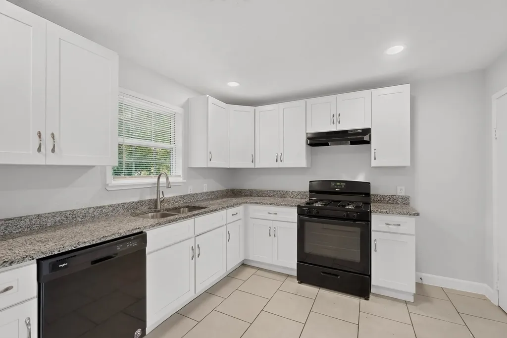 5573 Burton Avenue Fort Worth TX 76119