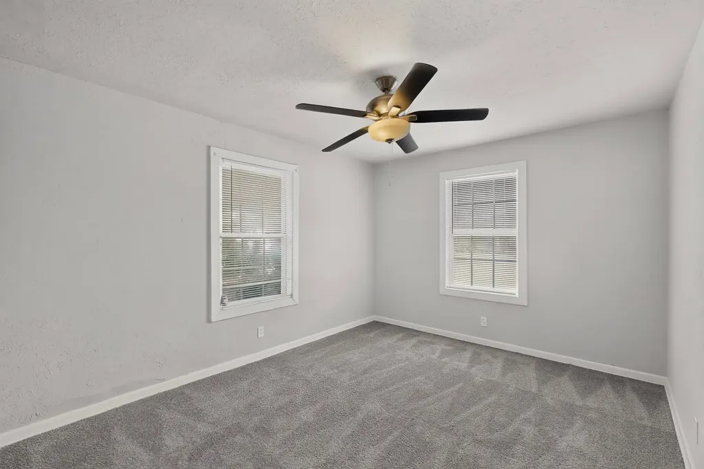 5573 Burton Avenue Fort Worth TX 76119