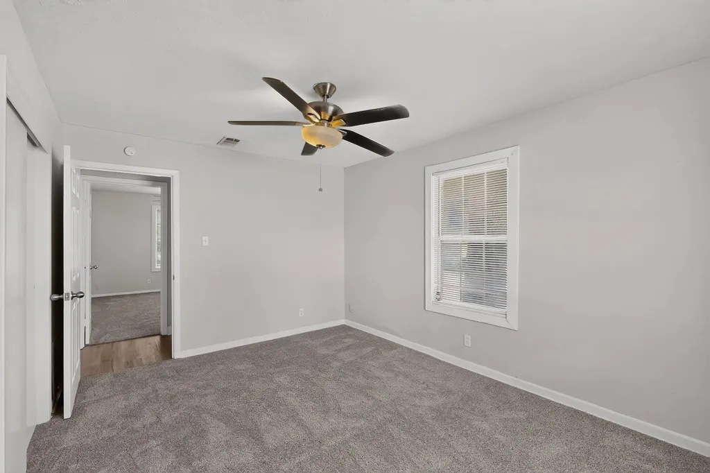 5573 Burton Avenue Fort Worth TX 76119