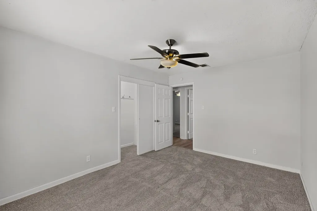 5573 Burton Avenue Fort Worth TX 76119