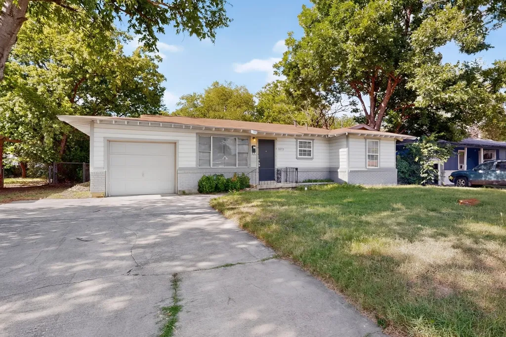 5573 Burton Avenue Fort Worth TX 76119