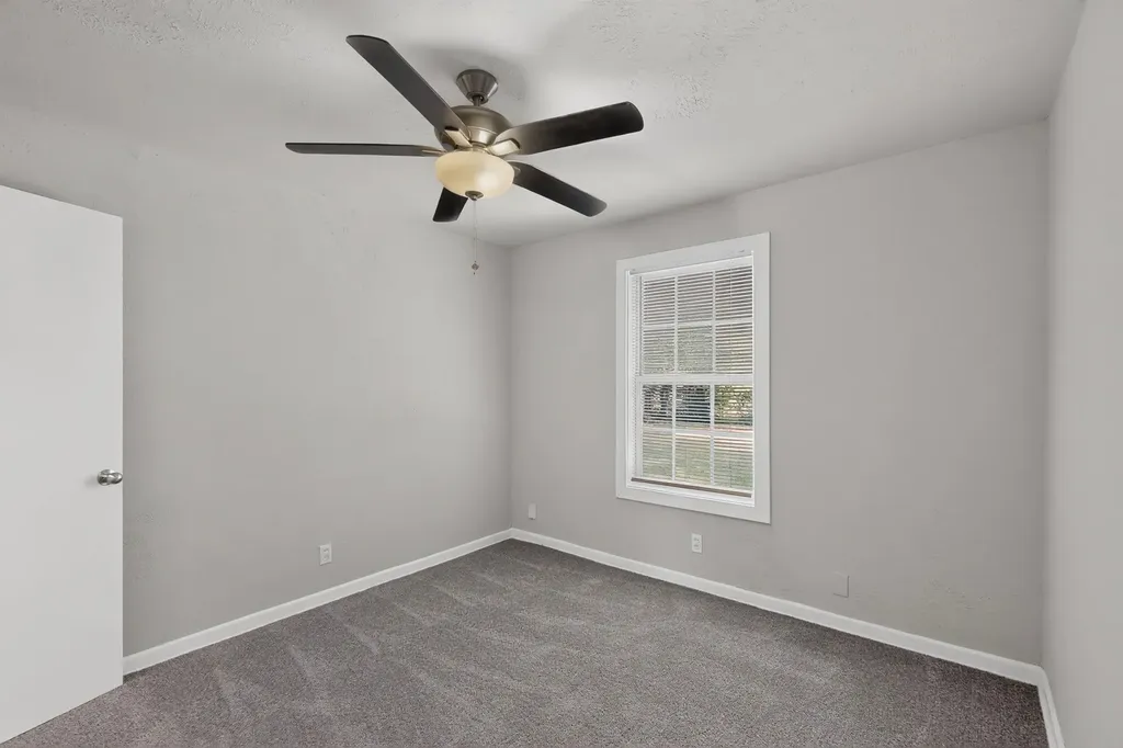 5573 Burton Avenue Fort Worth TX 76119