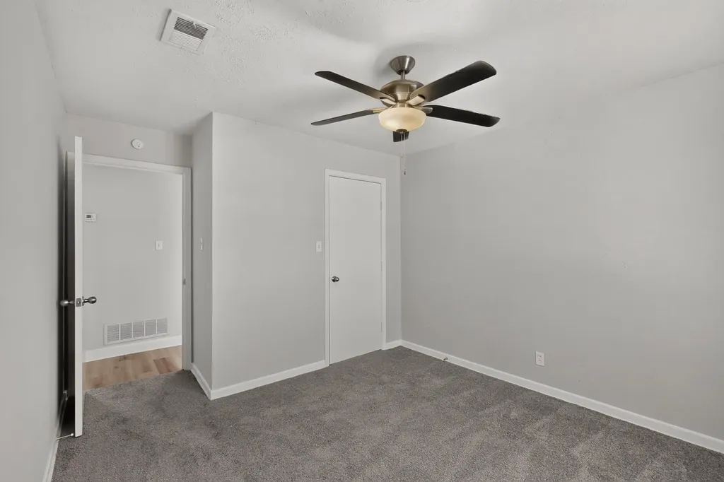 5573 Burton Avenue Fort Worth TX 76119