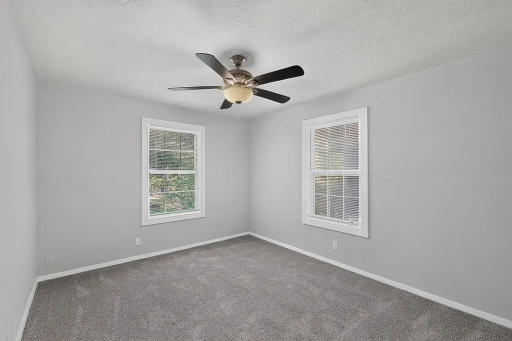 5573 Burton Avenue Fort Worth TX 76119