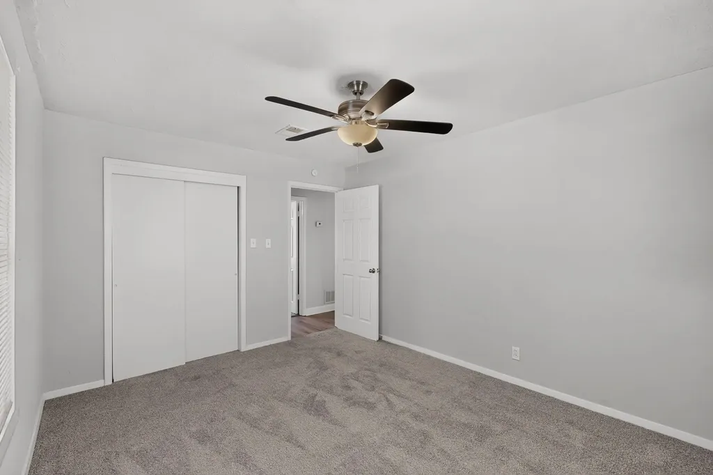 5573 Burton Avenue Fort Worth TX 76119
